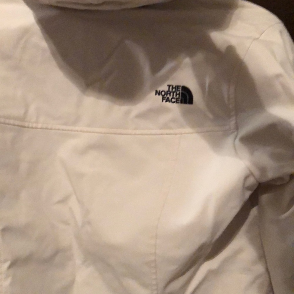 North face winter coat - Picture 4 of 6